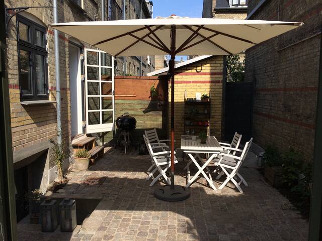 Town House with fire place and lots of “hygge” gallery image 2