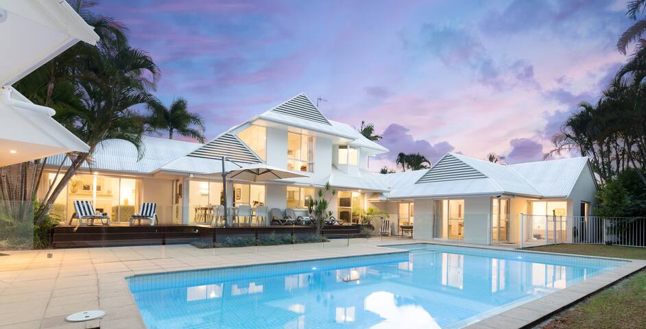 Tranquility Awaits in Luxurious Noosa Sound