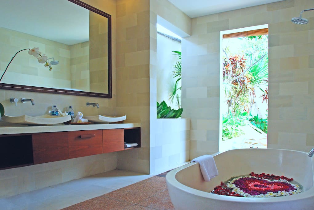 Villa Arjuna bathroom