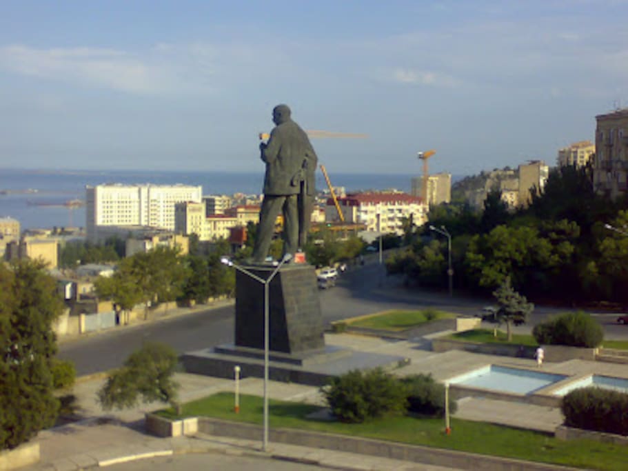 Narimanov Statue