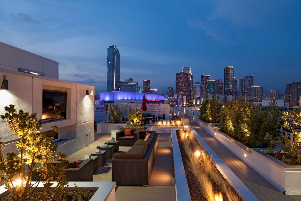 Night Skyline Roof Top