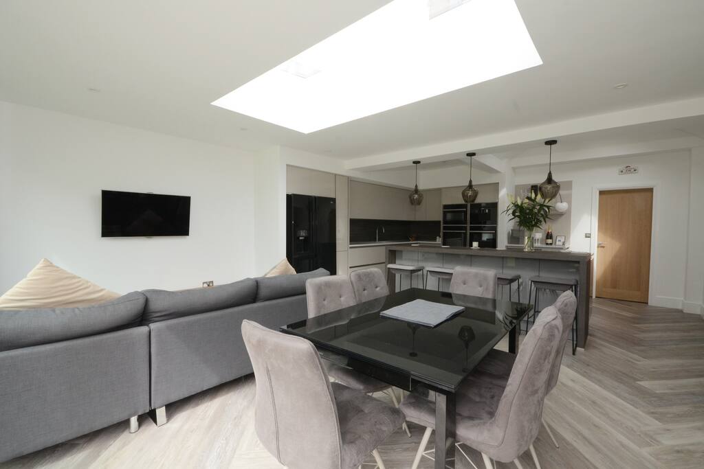 living area of kitchen, seating for 10 (with table extended)