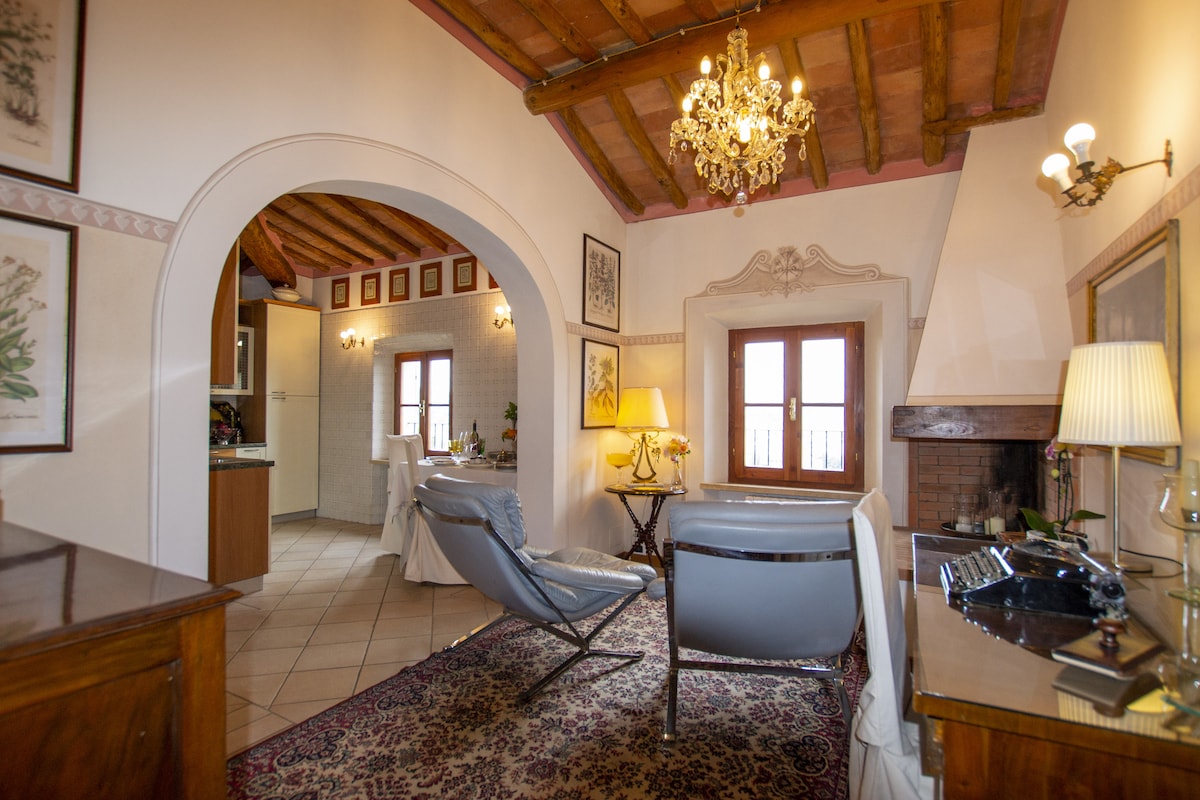 Anuncio de Airbnb popular: Villa Mocarello "IL LECCIO" en Poggibonsi