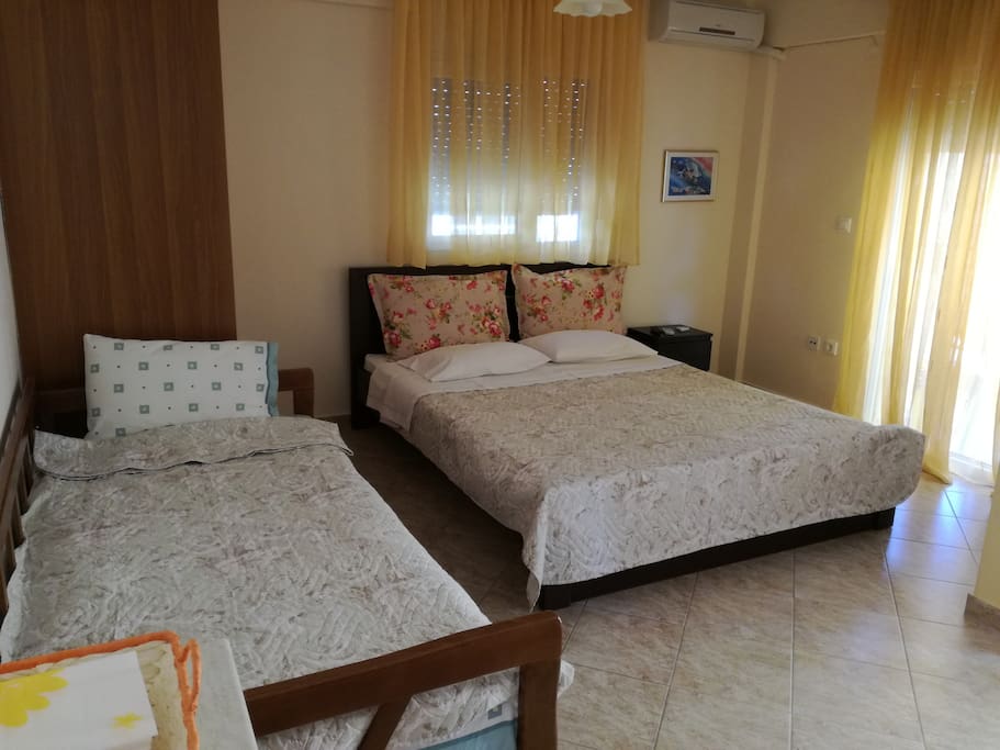 Double bed 160x200