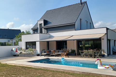 Beautiful villa with pool 1200m from the sea