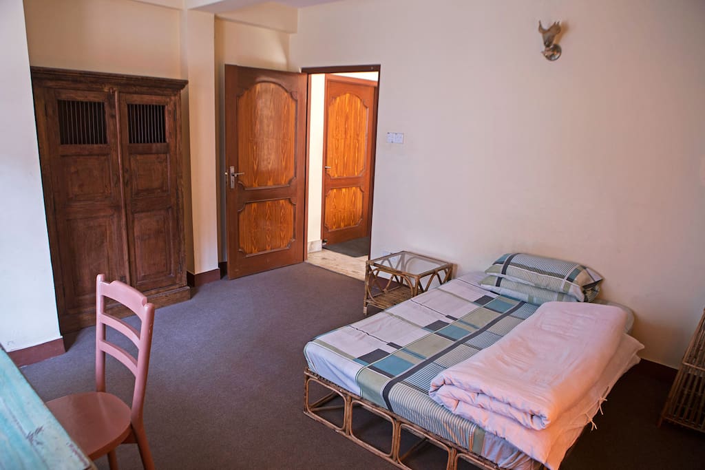Room with beaufitul wooden closet