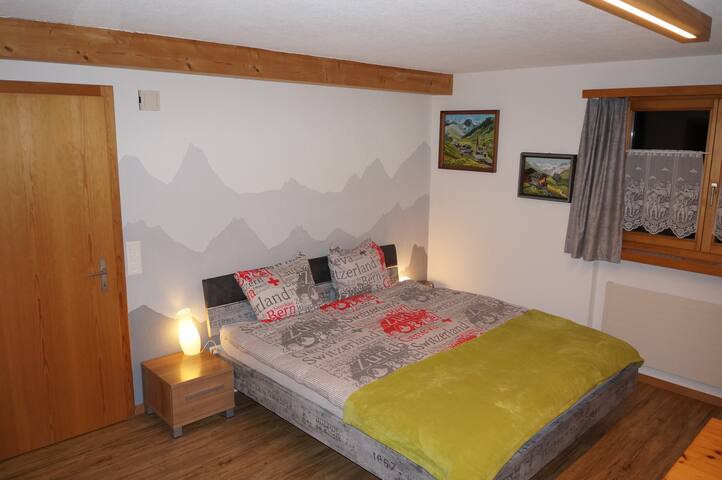 Wilhelm S Hideout Privatzimmer Mit Bad En Suite 1 Bedroom 1 Bathroom Apartment In Jenaz Switzerland