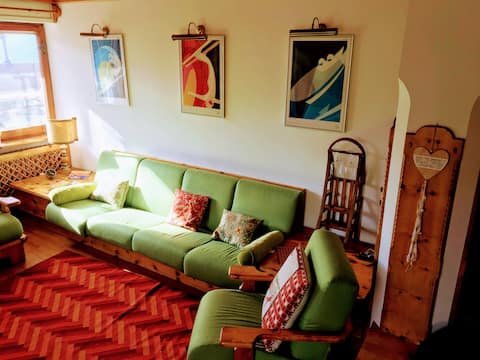 Airbnb con migliori performance: Large 4 bedroom apartment close to centre sleeps 8 a Sauze D'oulx