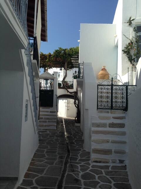 Jason’s Apartments 1
Paroikia, Paros