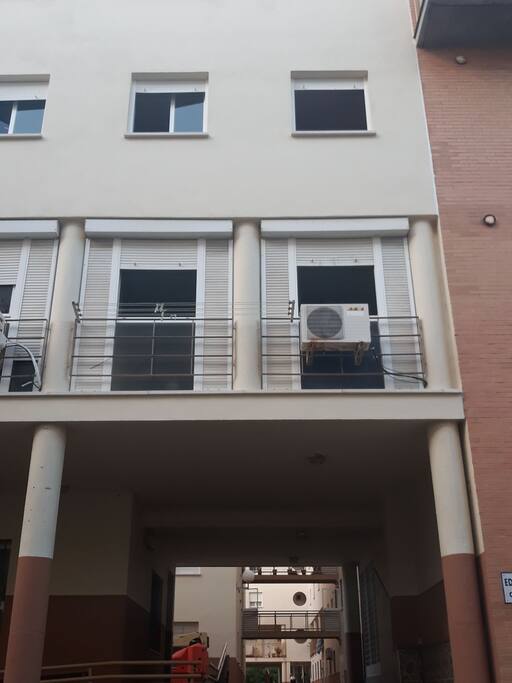 Balcones del salón hacia la calle