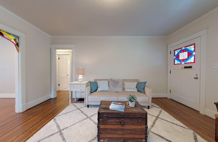 โซฟาพับลงเพื่อทำเตียง