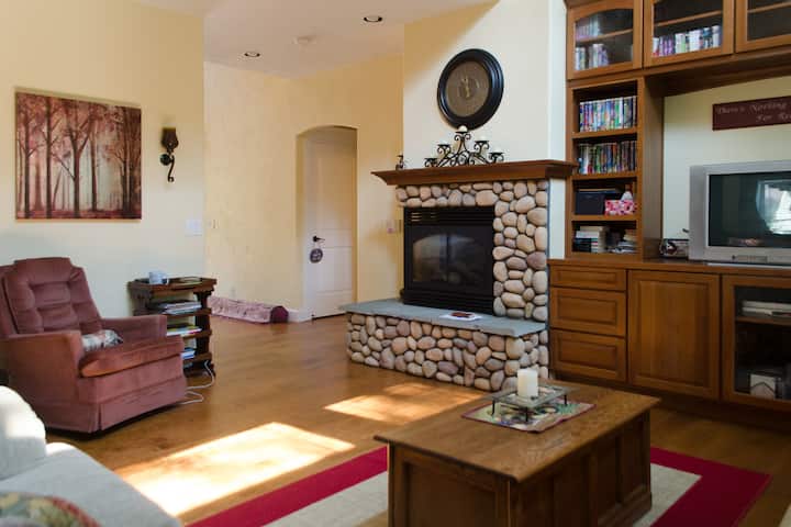 Vacation Retreat In A Golf & Lake Community - Shelton, WA