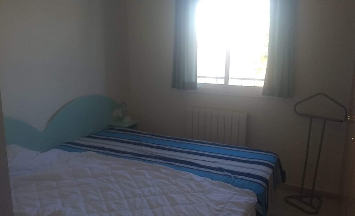 4 Cuartos   grandes 
4 Bedrooms 
