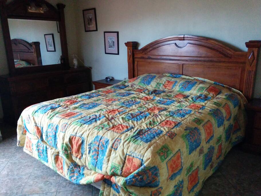 Recamara con cama King