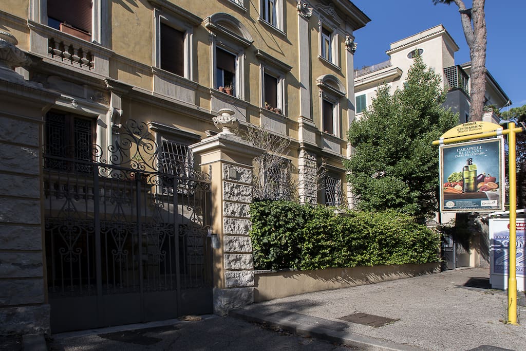 Ingresso Via Luigi Settembrini