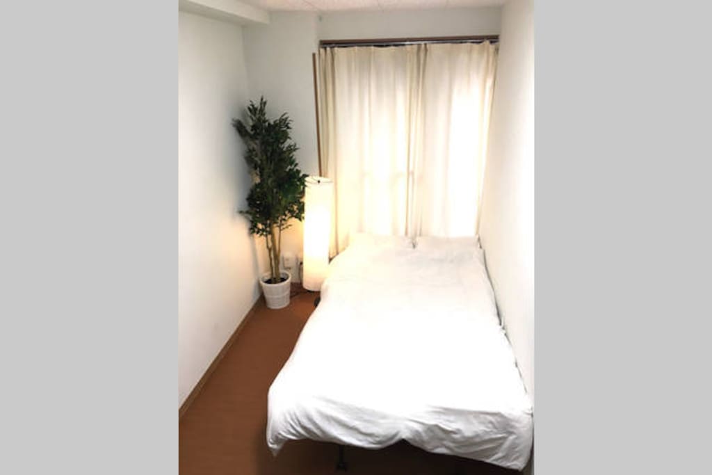 room1
One semi-Double bed