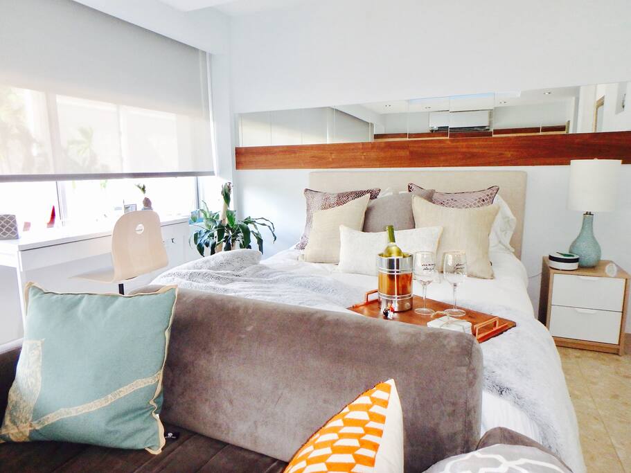 Queen Bed.