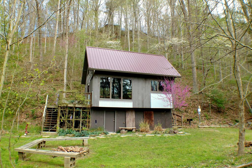 Eagle Ridge Cabin, Hocking Hills, Ohio Cabins for Rent in South