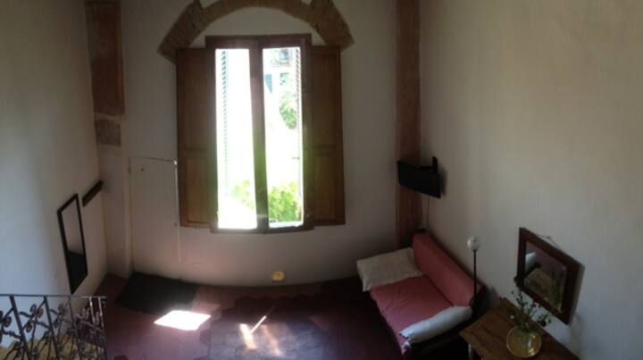 Studio Appartment near Sta Croce Superb Location