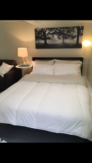 new queen bed