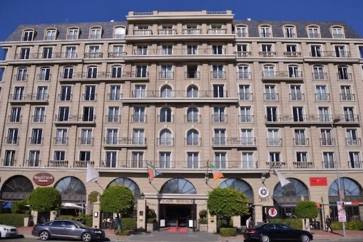 Cape Royale Green Point 2 Bedroom Apartment