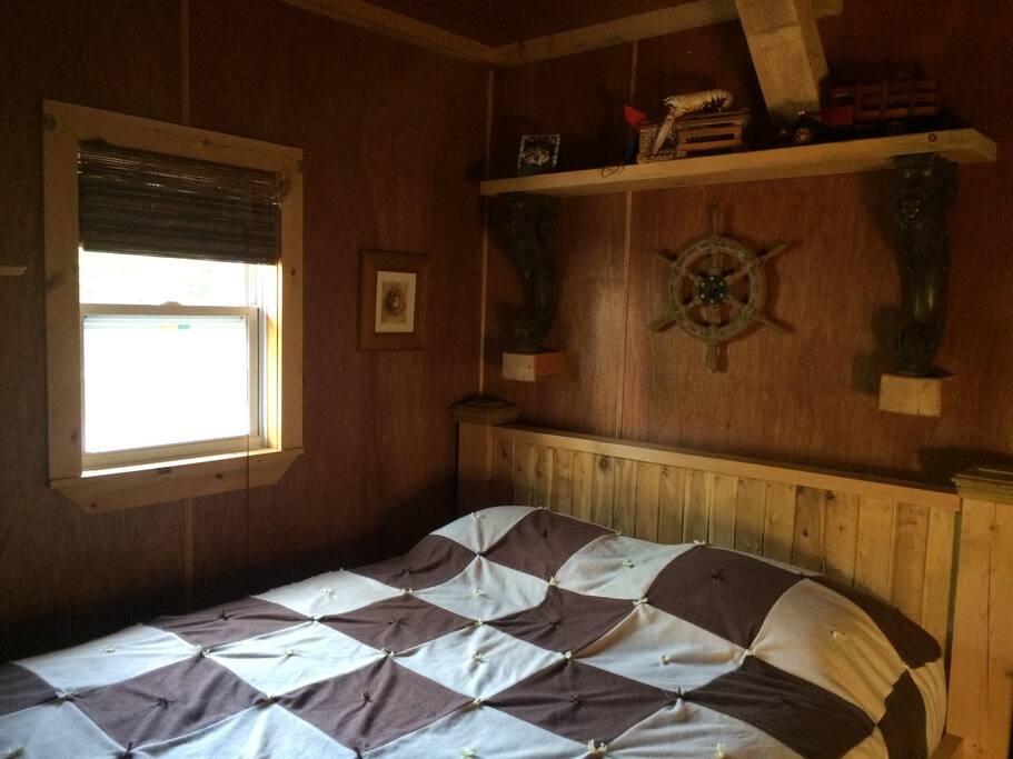 Queen size bed