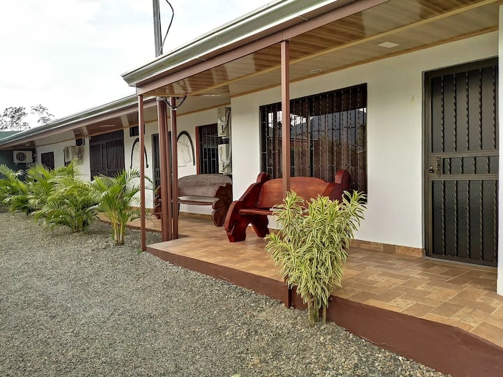 Amapolas R3. Large bed. Air conditioning.