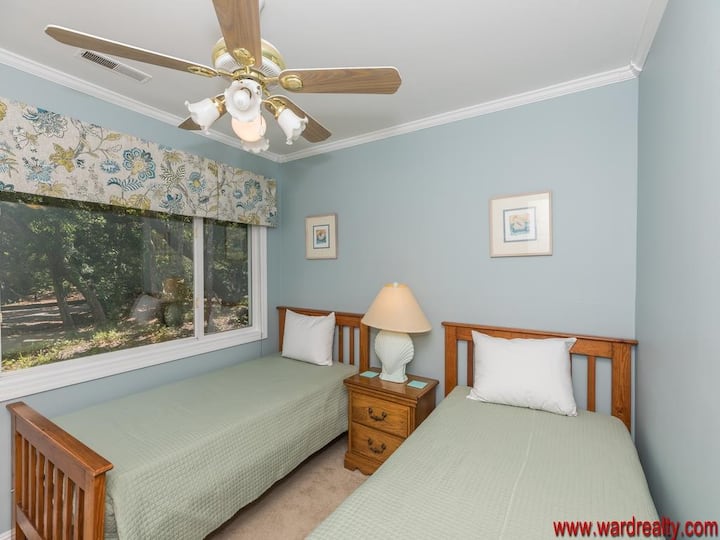 Spavaća soba s dva odvojena kreveta