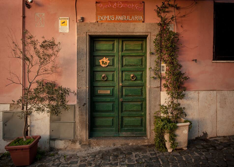 Il portone del nostro B&B