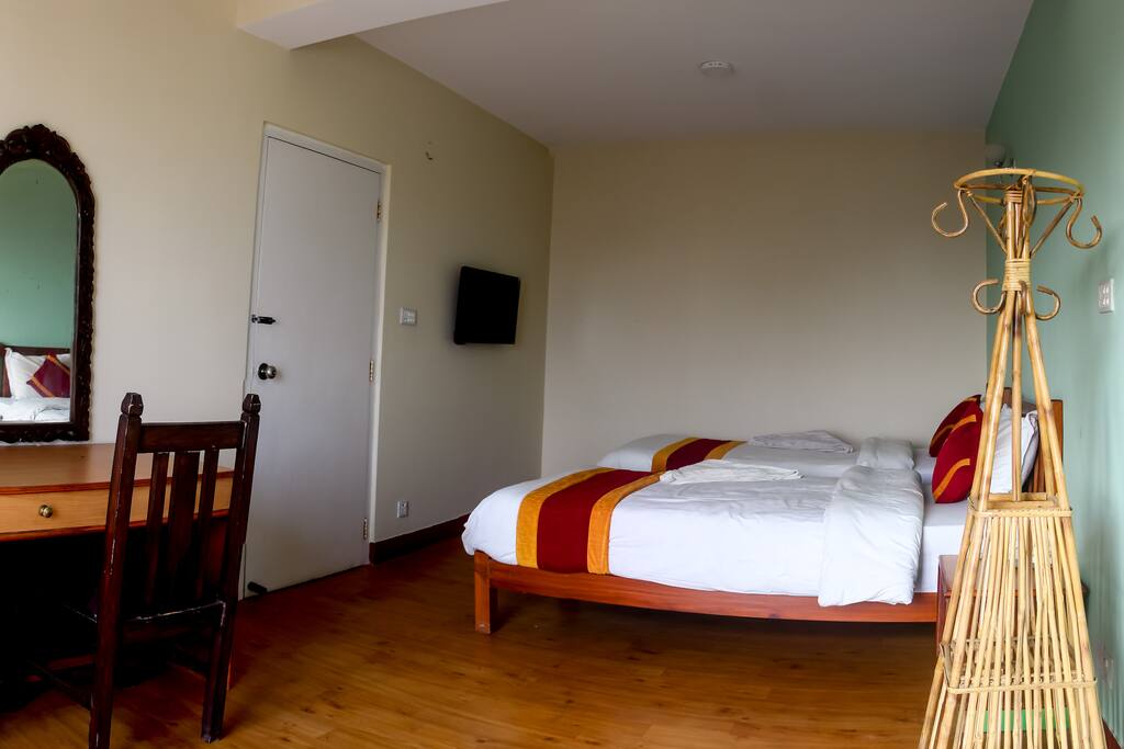 Twin Beds - Hikers Home