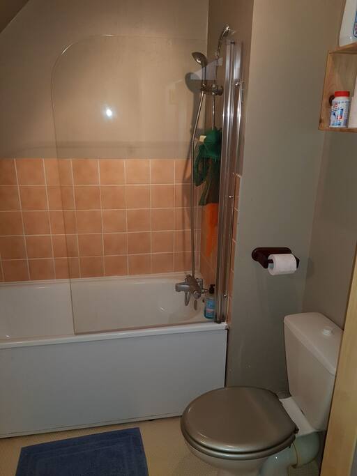 salle d'eau et toilette