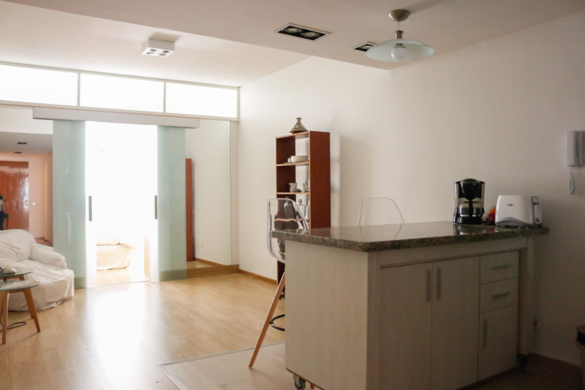 Departamento de 1 dormitorio en Retiro con balcón a Av. Santa Fe