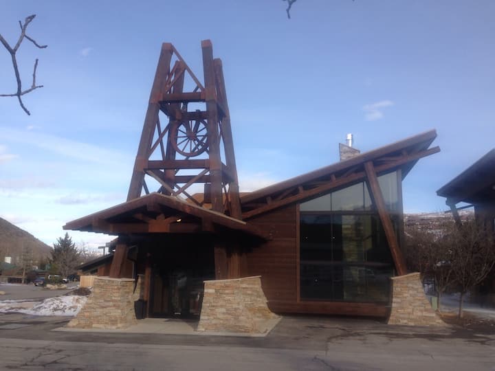 Park City Rustic Remodel Full Kitchen,hot Tub,bus. - Park City, UT