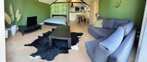 Private Guest-House Bungalow