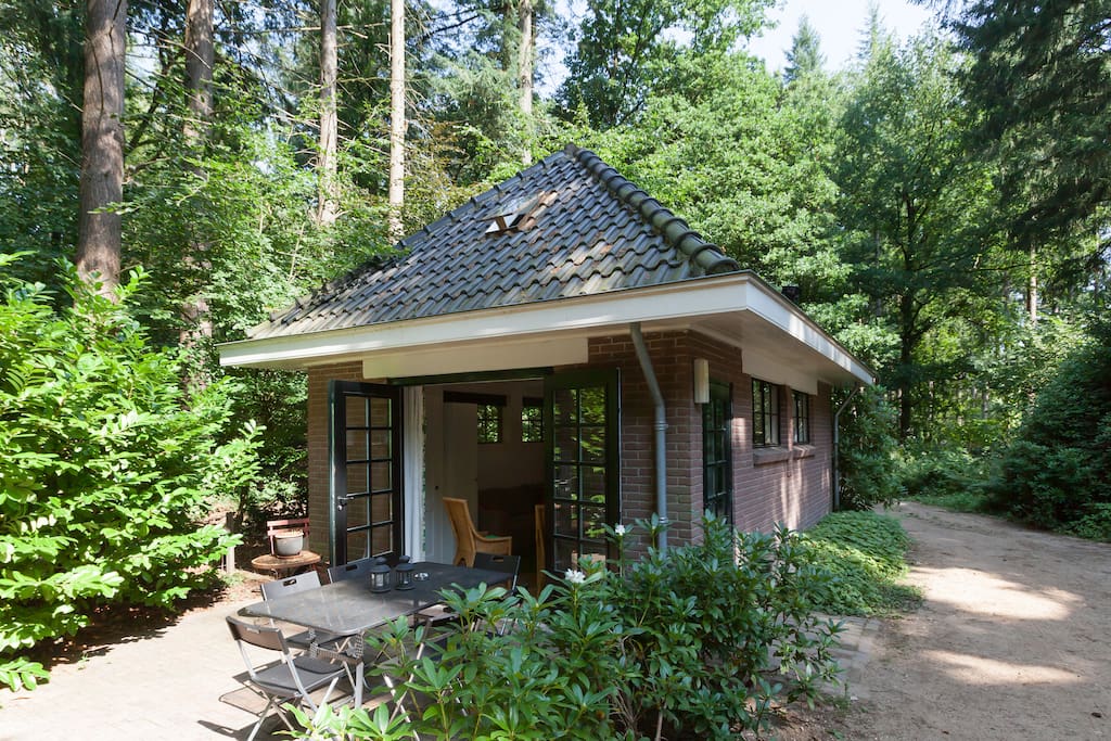 Leuk vakantiehuisje in het bos Guesthouses for Rent in Putten