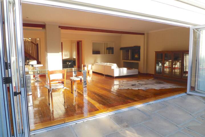 Beachhouse, Noordhoek, Chapmans Peak, Solarstrom gallery image 3
