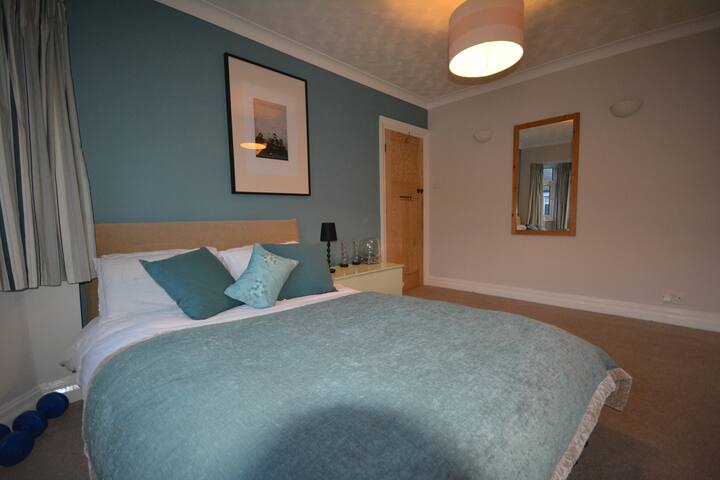 Spacious Double Room in Twickenham