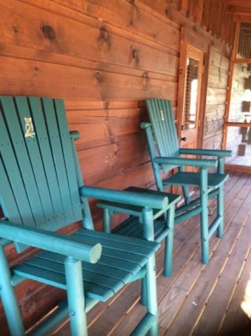 Bench,Chair,Furniture,Banister,Handrail