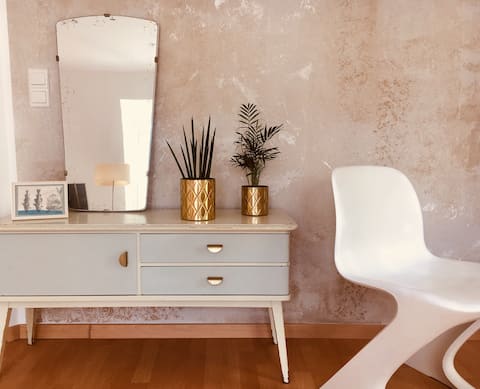 TOP APARTMENT  between NEW TOWN and ELBE