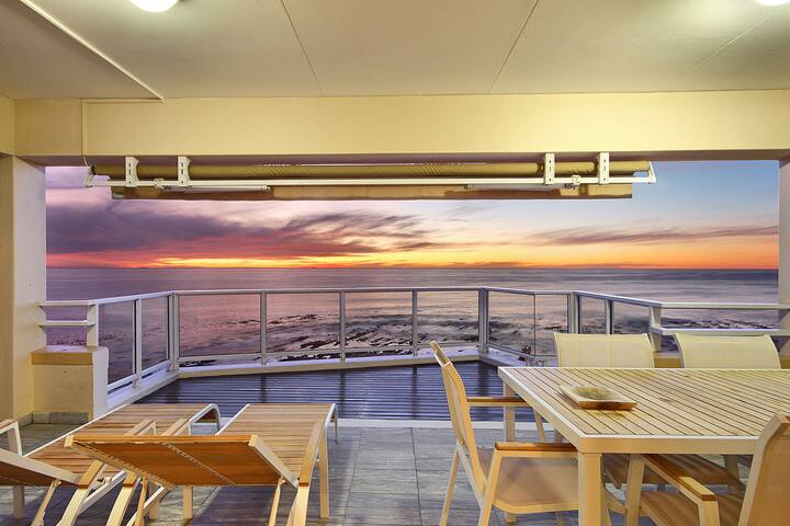 Penthouse opposite the beach ~breathtaking sunsets gallery image 2
