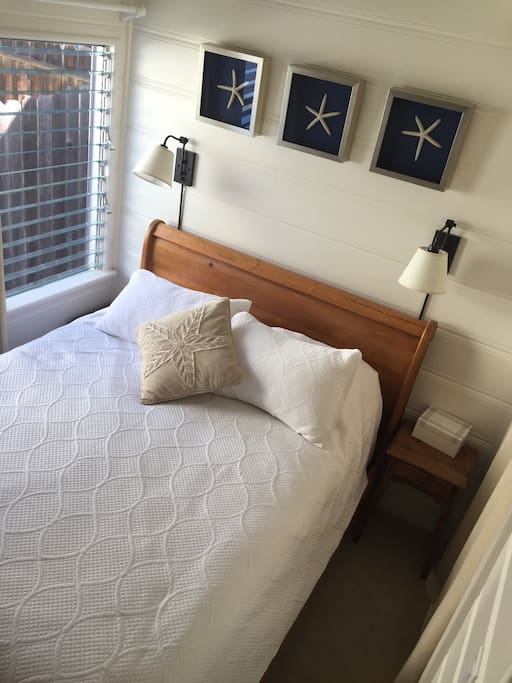 Queen bedroom