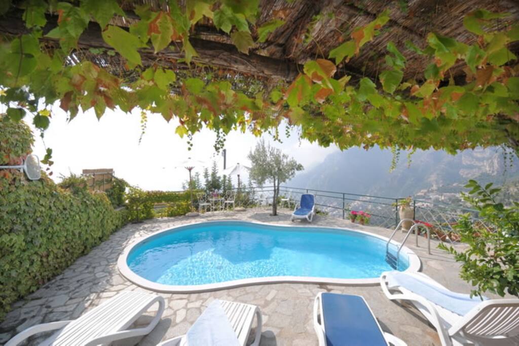 Private sea-view swimming pool