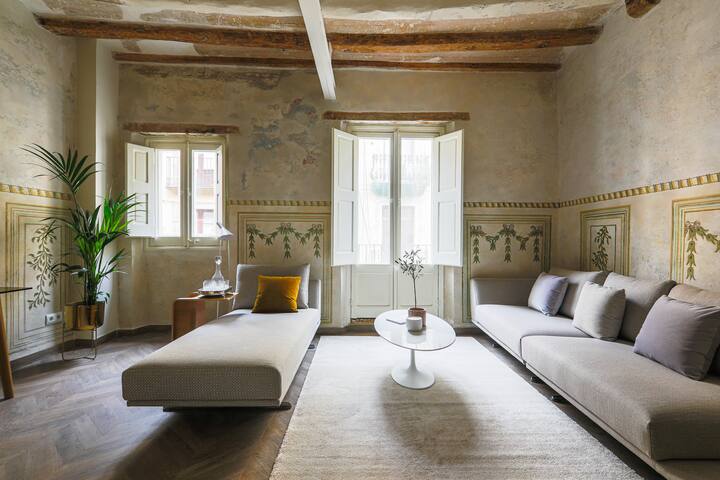 Serviced boutique apartment next to Ramblas gallery image 2