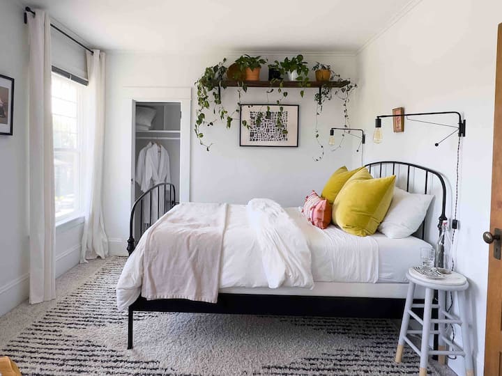 Warm & Bright, Steps From Mt Tabor Park Houses for Rent in Portland