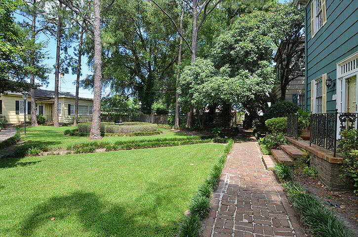 Stay Savannah Vacation Rentals managed Airbnb listing 3