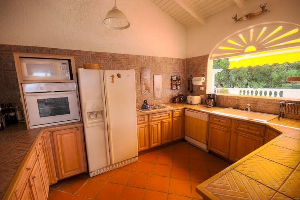 fully equipped kitchen