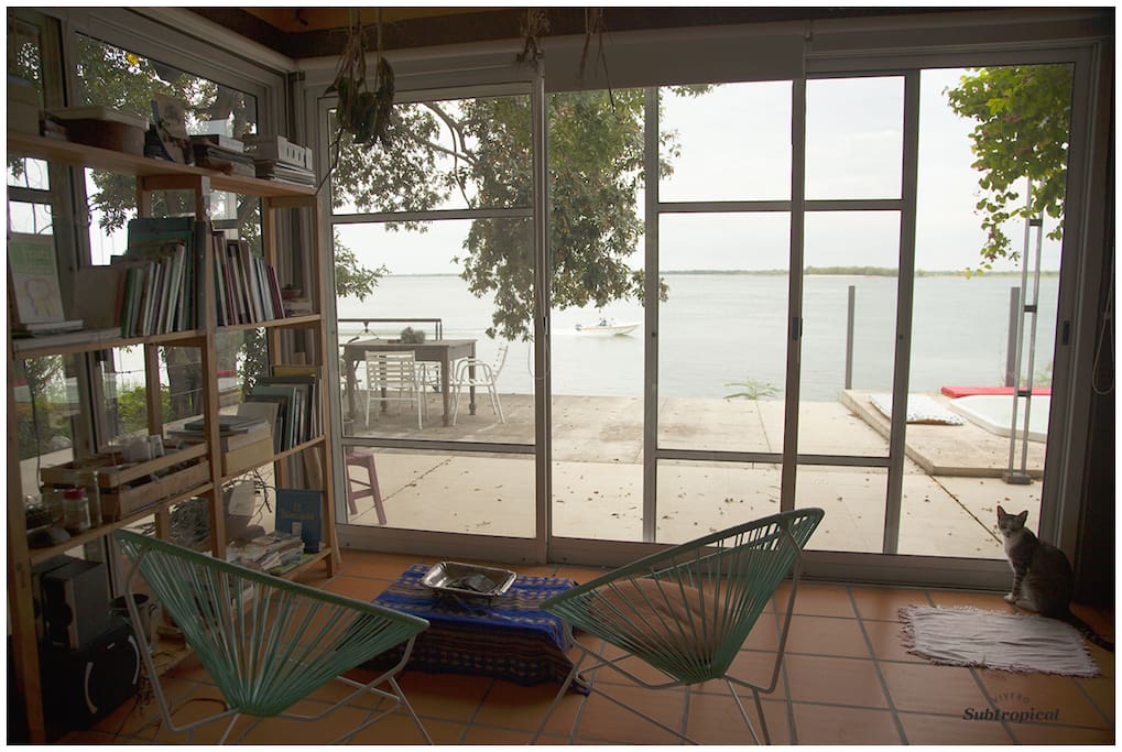 interior de la casa subtropical · inside house