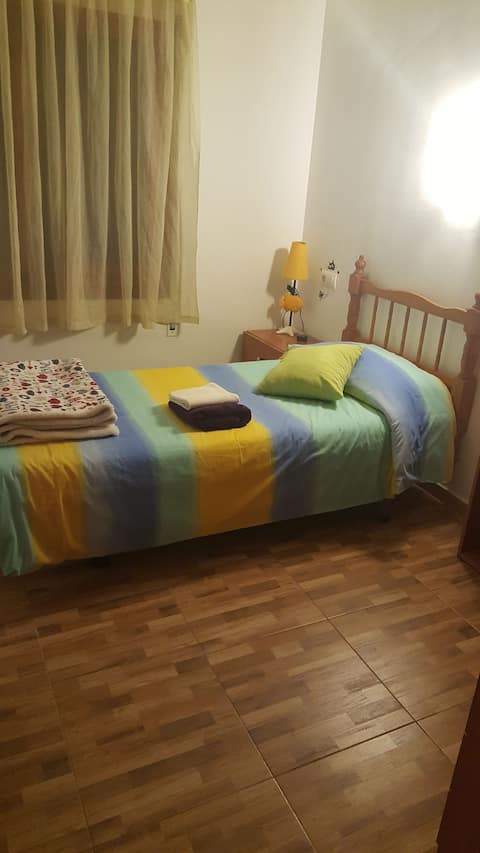 alquiler habitación  por meses o a dias.