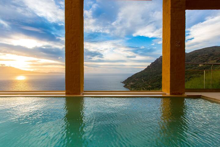 Athina Epavlis – Ethereal Charm of Blue Horizons gallery image 4