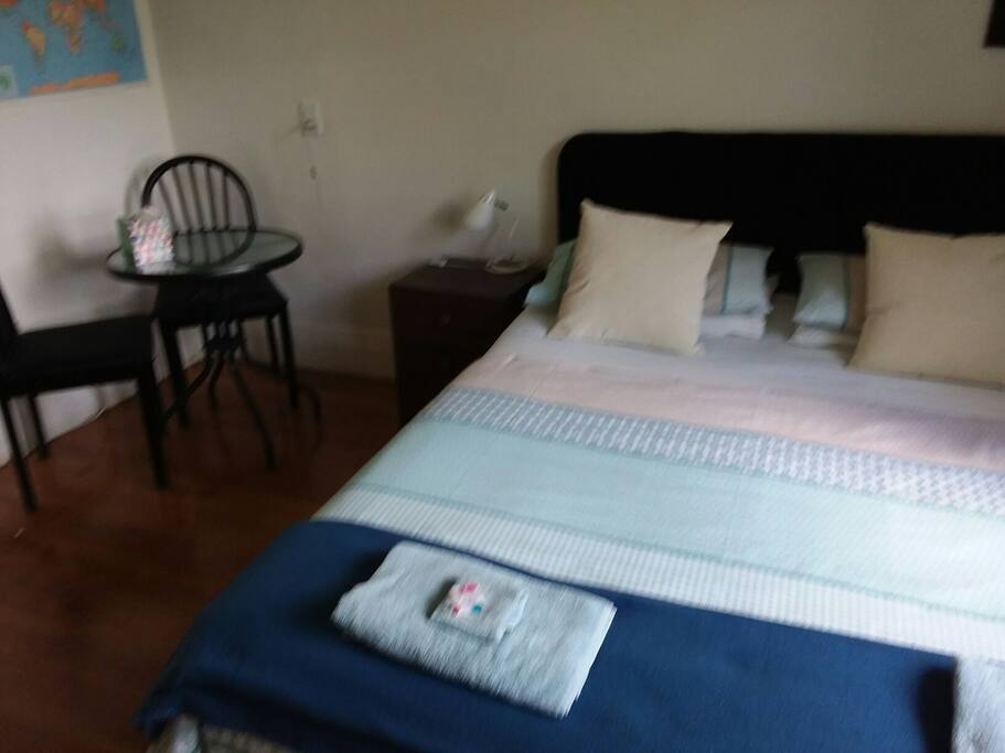 Room 1 with table